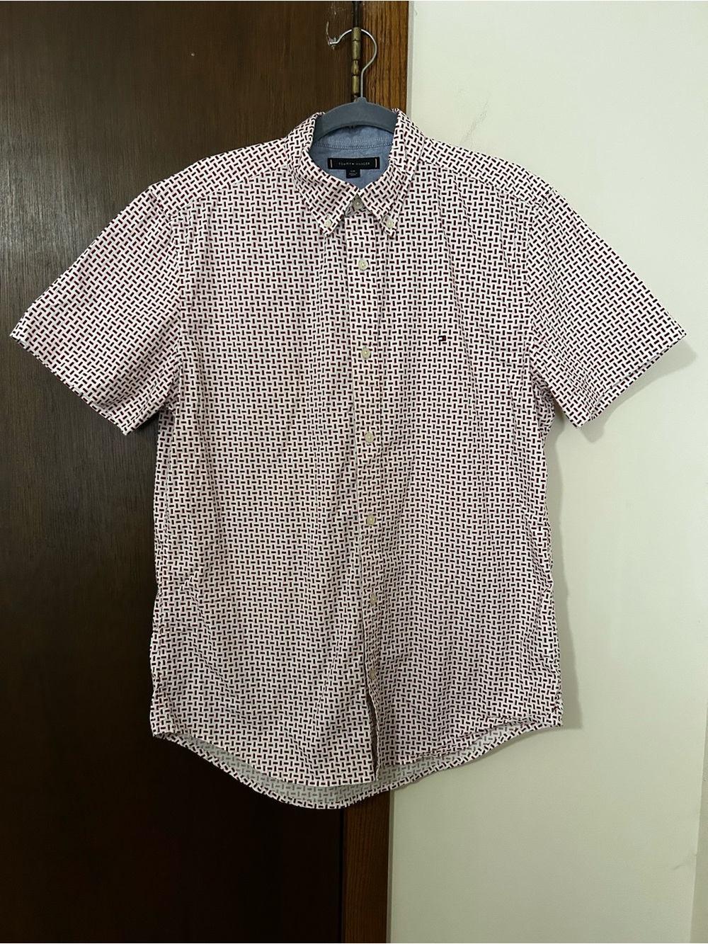 Tommy Hilfiger Pink & White Short-Sleeve Geometric Button-Down Shirt